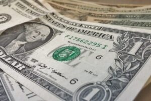 Brecha cambiaria puede hacer que la inflación supere el 200% en 2025