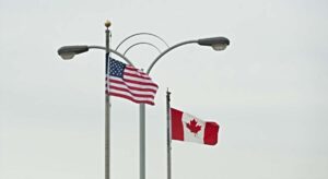 Canadá alerta a sus ciudadanos de que sus móviles podrían ser registrados en la frontera con EEUU