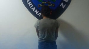 Castigaba a su hijo de cinco años y lo amarraba con cadenas