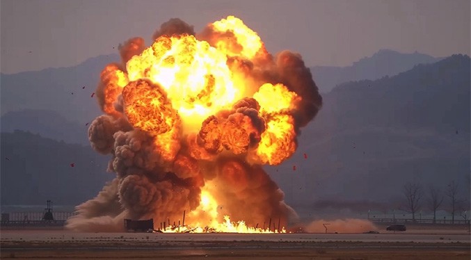 China prueba una súperbomba que desencadena reacciones químicas