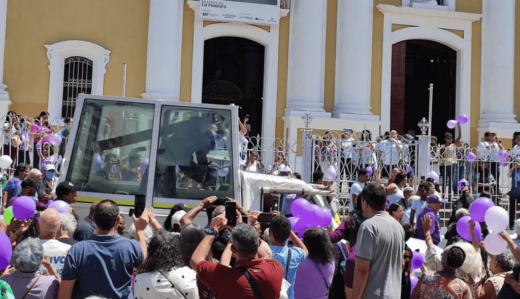 Cientos de feligreses participan en peregrinación de El Nazareno de San Pablo en Caracas