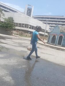 Colapso de aguas servidas afecta a toda la UBCH Antonio Ricaurte