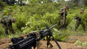 Colombia desactiva 100 kg de explosivos de disidencias FARC – DW – 20/04/2025