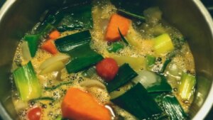 Cómo hacer menestra palentina, un plato repleto de verduras ideal para los días de Semana Santa