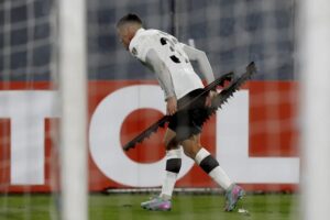 Conmebol cancela el Colo Colo-Fortaleza tras incidentes en el Monumental