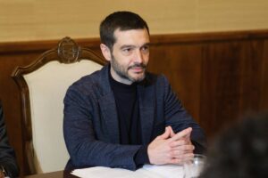 Consumo abre una investigación por las "potenciales subidas" de precios de los VTC desde el apagón