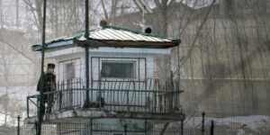 Corea del Sur realiza disparos de advertencia después de que tropas norcoreanas cruzaran brevemente la frontera