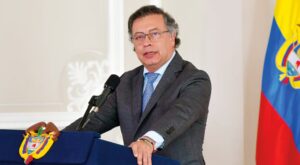 Corte Constitucional de Colombia ordena suspender provisionalmente la investigación contra la campaña de Gustavo Petro - AlbertoNews