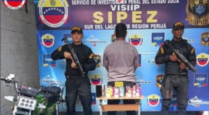 Cpbez lo arresta con 18 vapers cuyo uso está prohibido en el país