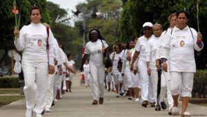 Damas de Blanco cubanas denuncian siete arrestos – DW – 14/04/2025
