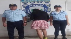 Detienen a una mujer por pegarle a su hijo de dos años en Coro