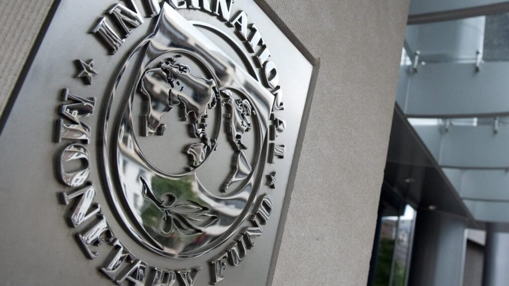 Directorio ejecutivo del FMI aprueba programa para Argentina de 20.000 millones de dólares - AlbertoNews