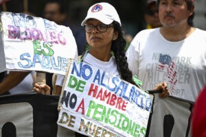Docentes venezolanos necesitan 46 veces su salario para alimentar a su familia, según Cendas-FVM