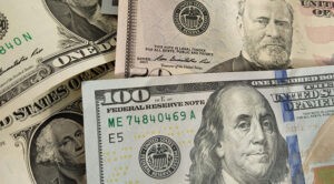 Dólar paralelo vuelve a superar los 100 bolívares
