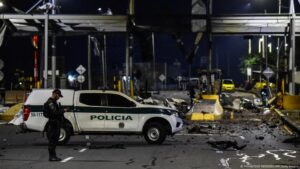 Dos muertos y 24 heridos deja estallido de bomba en Colombia – DW – 18/04/2025