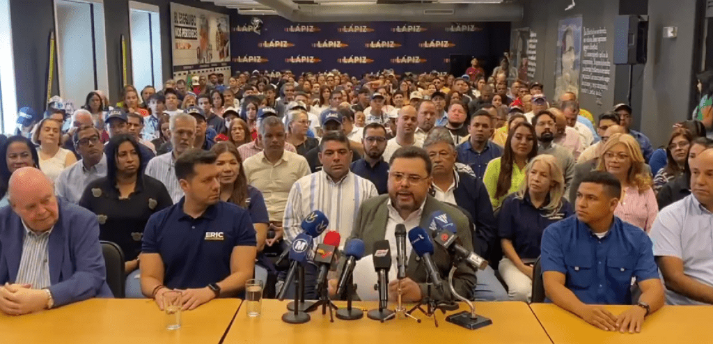 Ecarri encabeza candidatura a la AN y respalda a Rosales en Zulia