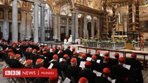 El Vaticano anuncia el inicio del cónclave que elegirá al próximo Papa para el 7 de mayo