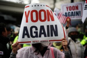 El expresidente de Corea del Sur niega la insurrección en el arranque del juicio por la ley marcial