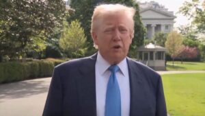 El mensaje de Donald Trump antes de partir al funeral del papa Francisco
