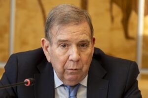 Migrantes venezolanos recibirán a Edmundo González en Suiza