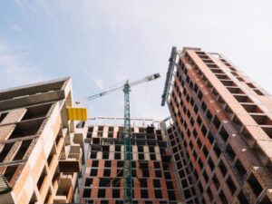 Empleo en construcción cae en 2025 y preocupa impacto en ciudades pequeñas | Empleo | Economía
