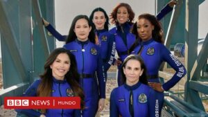 En fotos: la cantante Katy Perry y cinco tripulantes más regresan con éxito a la Tierra en el primer vuelo espacial tripulado solo por mujeres desde 1963