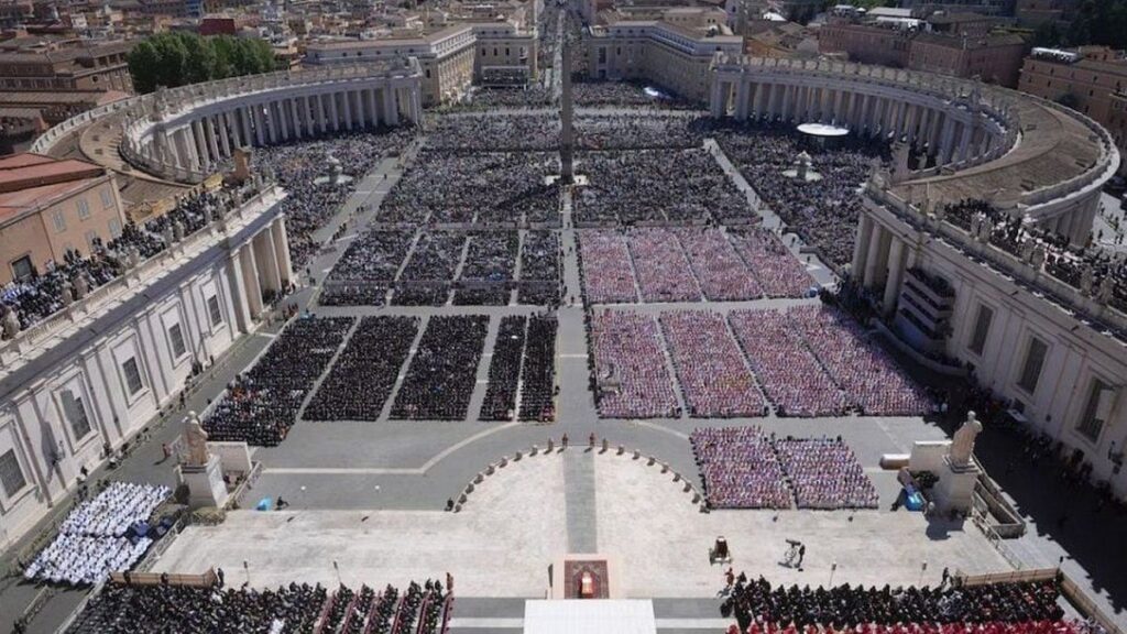 En un histórico funeral, miles de fieles despidieron al papa Francisco, el jesuita que cambió la Iglesia