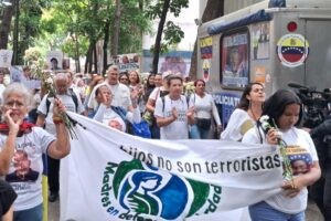 Familiares de presos poselectorales piden a Maduro revisar casos