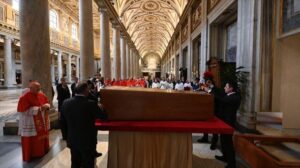 Francisco ya descansa en la Basílica de Santa María la Mayor