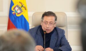 Gustavo Petro dice que su adicción es "al amor" y desmiente tener un problema con las drogas - AlbertoNews