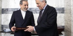 Irán y Estados Unidos aceleran un diálogo nuclear que aleja la vía militar