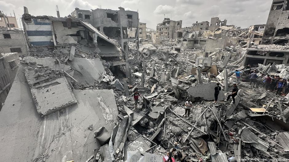 Israel bombardea hospital en Gaza, según organismo – DW – 13/04/2025