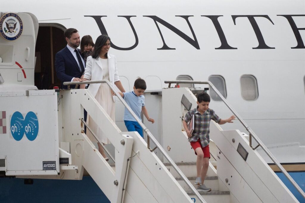 JD Vance llega a Roma para reunirse con Meloni apenas un día después de su encuentro con Trump