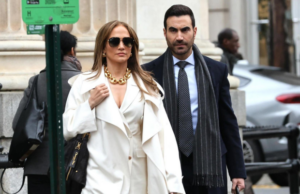 Jennifer Lopez y Brett Goldstein tendrán un «Romance de oficina» en Netflix