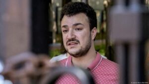 Jueza de EE.UU. autoriza deportar a activista propalestino – DW – 12/04/2025