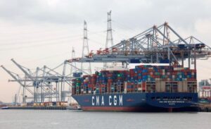 La Unión Europea evalúa introducir restricciones a las exportaciones de Estados Unidos si fracasan las negociaciones comerciales - AlbertoNews