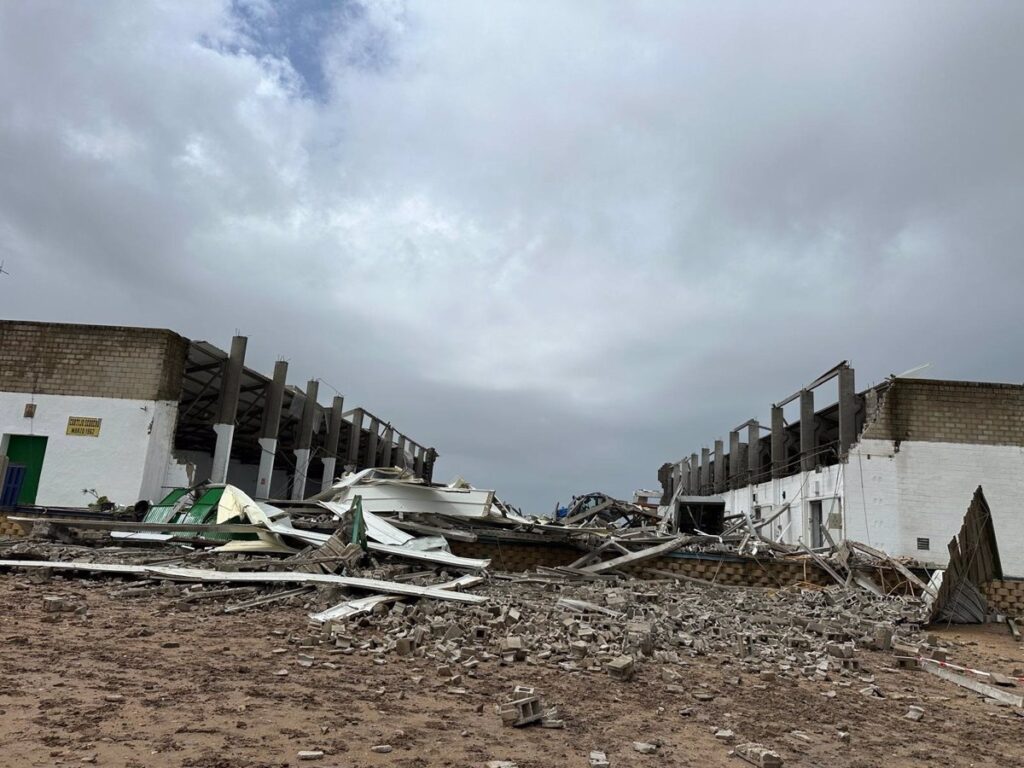 La borrasca Nuria deja tres muertos en Sevilla, 4 heridas en Huelva por un tornado, y ferrys suspendidos en Tarifa