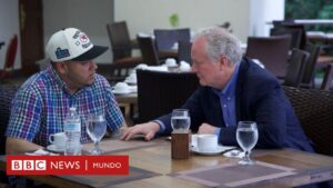 La foto que muestra por primera vez a Kilmar Ábrego García tras haber sido deportado “por error” por el gobierno de Trump a una megaprisión en El Salvador