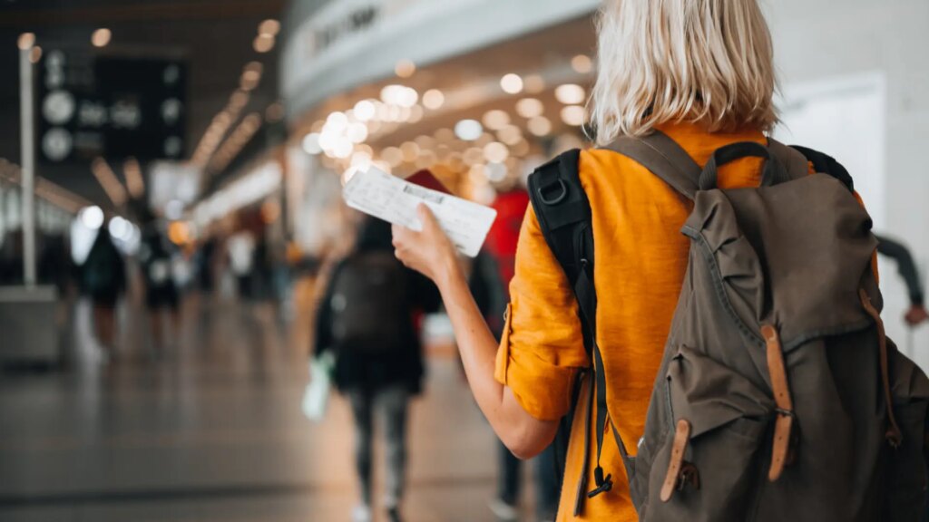 La imagen que nunca deberías compartir antes de viajar: podría ponerte en riesgo