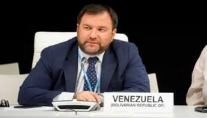 "La mafia que se robó la democracia en Ecuador" ahora acusa a Venezuela