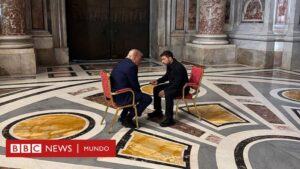La poderosa imagen de Trump y Zelensky durante el funeral del papa Francisco, su primer encuentro desde la discusión en la Casa Blanca