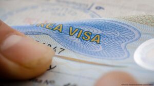 Latinoamericanos y el inseguro futuro del asilo en Europa – DW – 25/04/2025