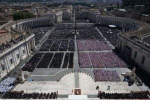 Líderes mundiales y cientos de miles de feligreses despiden al papa Francisco en Roma | Diario El Luchador