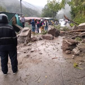 Lluvias causan derrumbe en Mérida