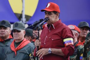 Maduro insulta al canciller de Panamá y dice que "no es capaz de defender" el Canal clase obrera