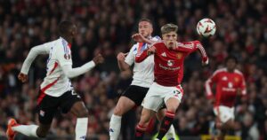 Manchester United ganó 5-4 tras una épica remontada ante Lyon y avanzó a semis de la Europa League - AlbertoNews