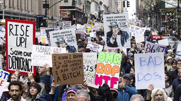 Manifestantes anti-Trump celebran 1200 movilizaciones en EE.UU. en la mayor jornada de protestas hasta ahora