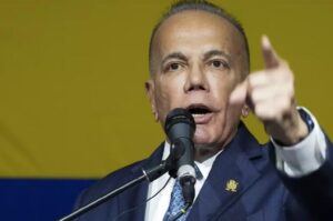 Manuel Rosales aboga por la negociación en medio de la controversia política