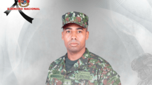 Mientras departía con amigos en un local, soldado fue asesinado por hombres armados en Antioquia: ¿plan pistola?