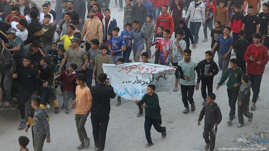 Miles de palestinos protestan contra Hamás en Gaza – DW – 16/04/2025
